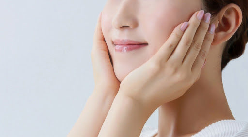 ホホバオイルでお顔のお手入れ