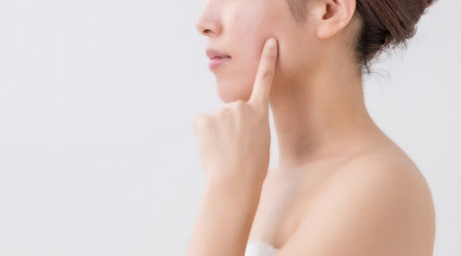 ホホバオイルでニキビケア