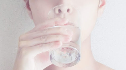 水を飲んで便をやわらかくする