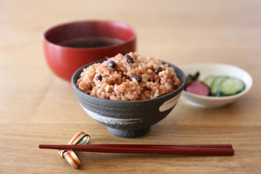 酵素玄米は玄米の糖質に小豆のタンパク質やアミノ酸が反応し、褐色物質メラノイジンが生成され、強い抗菌作用により玄米は腐らずに熟成すると聞きますが、その点（腐りにくい）について加藤教授の見解をお聞かせください。