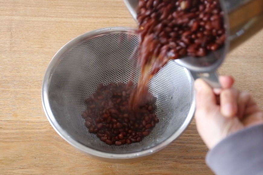 豆の煮汁をどうやって有効活用するかということをずっと考えてきました。