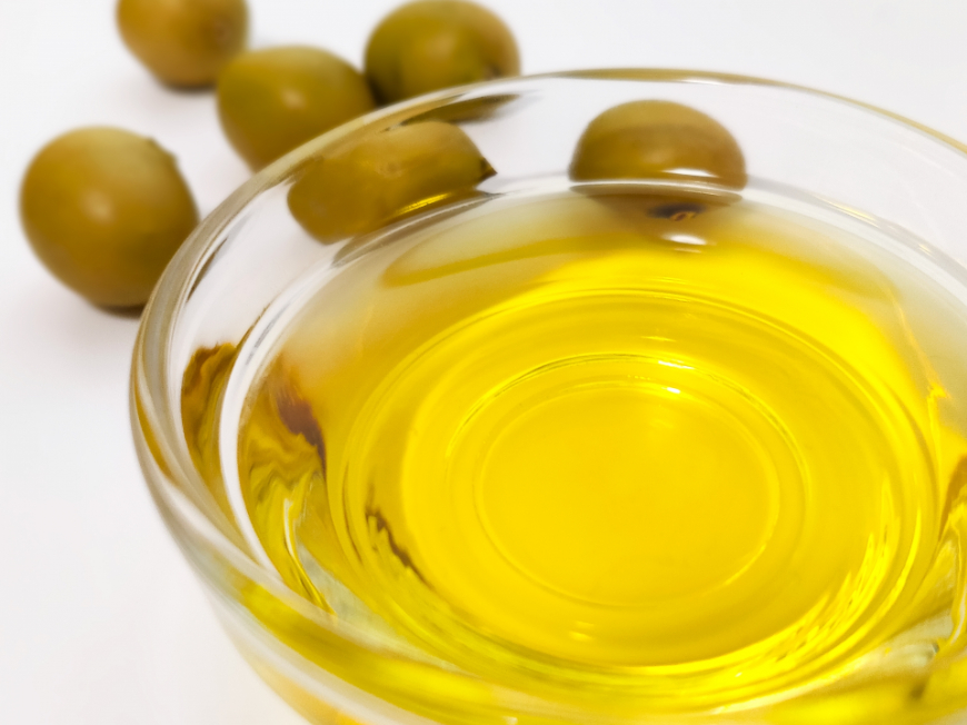 オリーブの実とオリーブオイル
