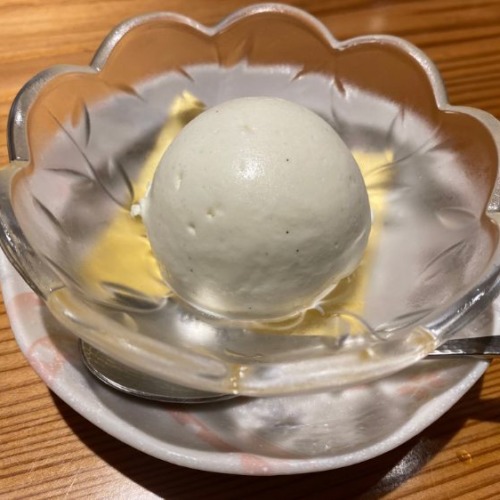 オリーブオイルがけバニラアイス