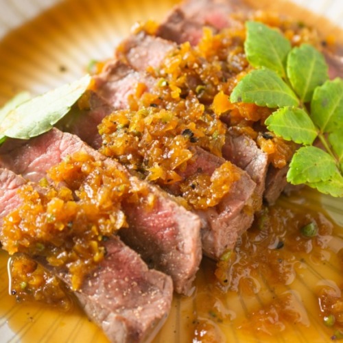 玉ねぎを使った風味豊かな簡単醤油ステーキソース