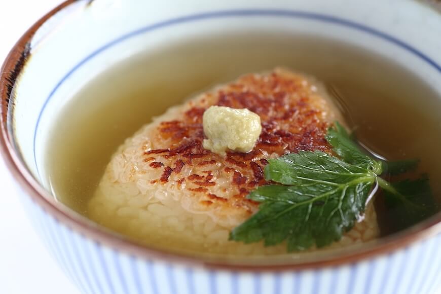 焼きおにぎりが入っただし茶漬け