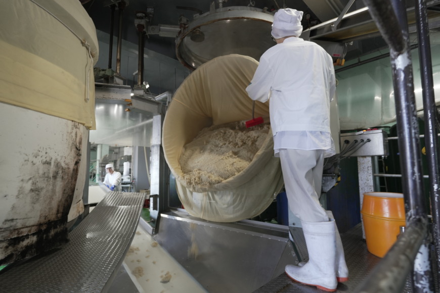 みりんの原料となるもち米。蒸し上がり