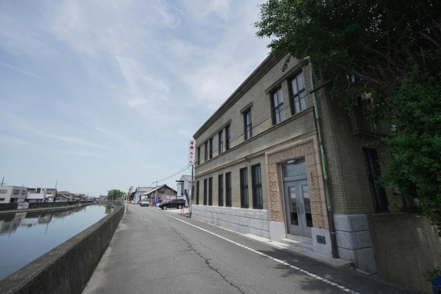 みりん 甘強酒造 旧本社事務所と蟹江川