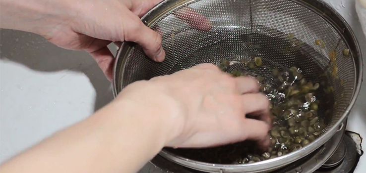 生豆の洗浄とピッキングが重要