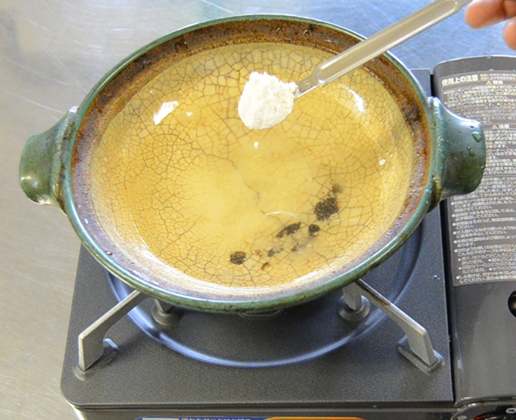 土鍋の焦げの落とし方1