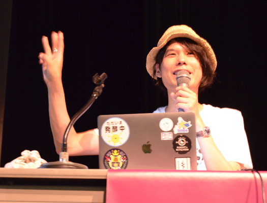 玄米麹のコツを語るヒラクさん