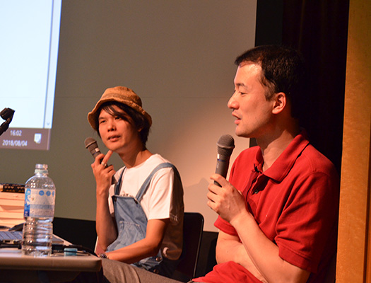 真剣に質疑にお応えする助野さん