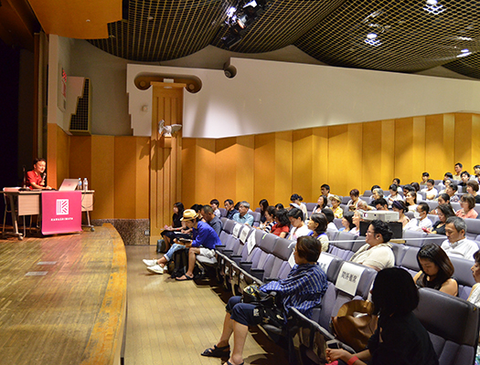 みなさん真剣に聴いていらっしゃいます