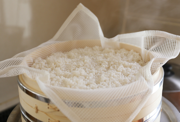 洗米したお米の水を良く切る