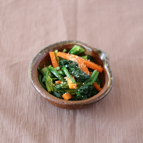 ほうれん草と人参の胡麻和え