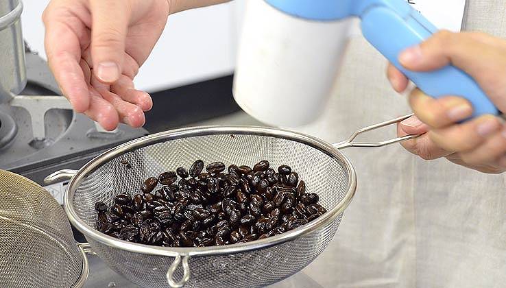 ドライヤーでさまして混ぜる