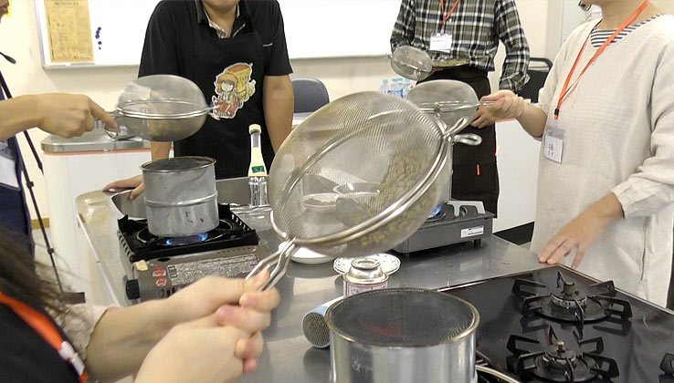 竹林さんの手網式焙煎機