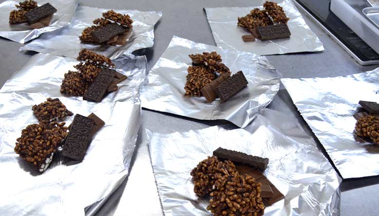 型から取り外します